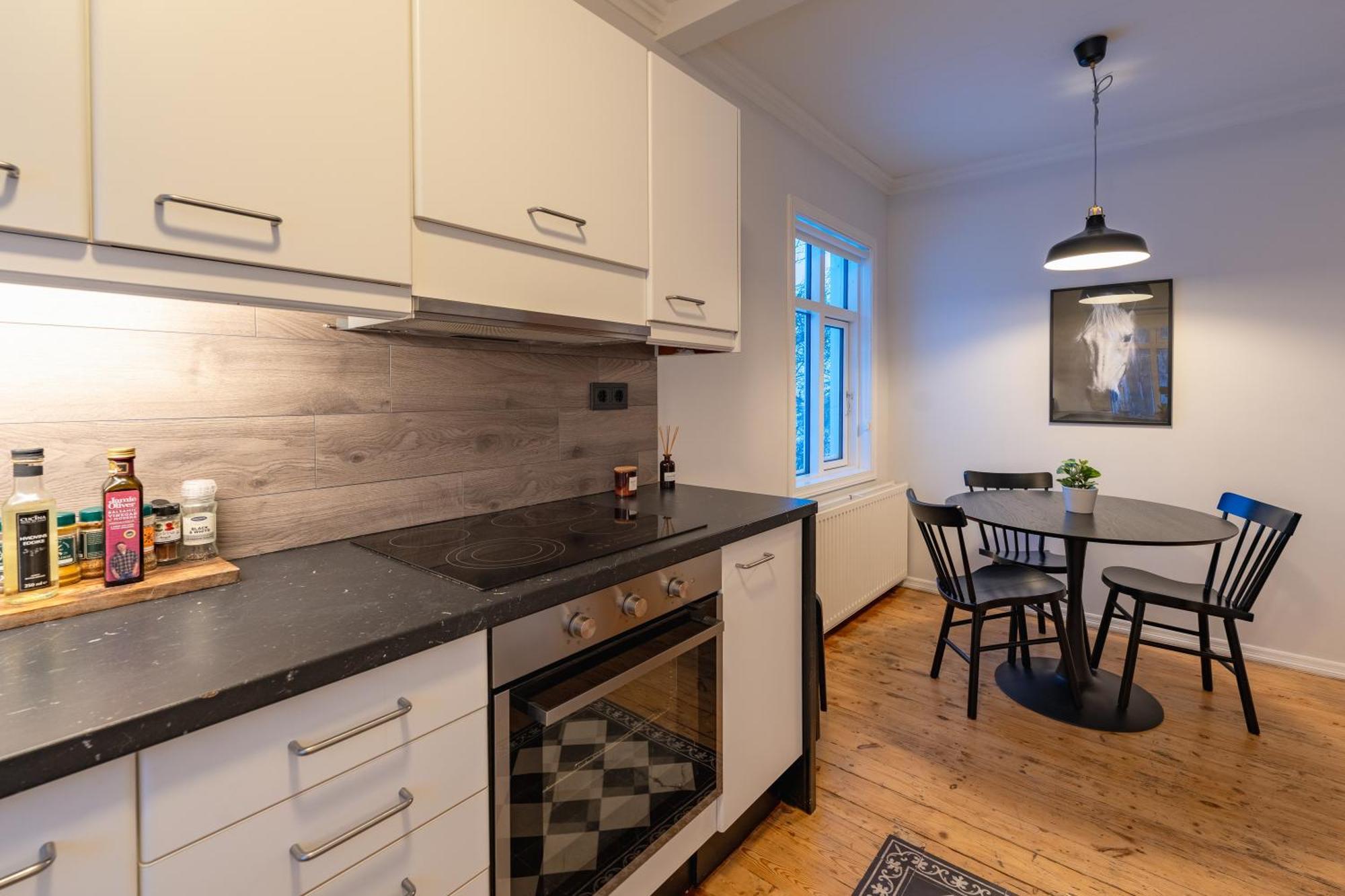 Day Dream Central Akureyri Three Bedroom Apt 外观 照片